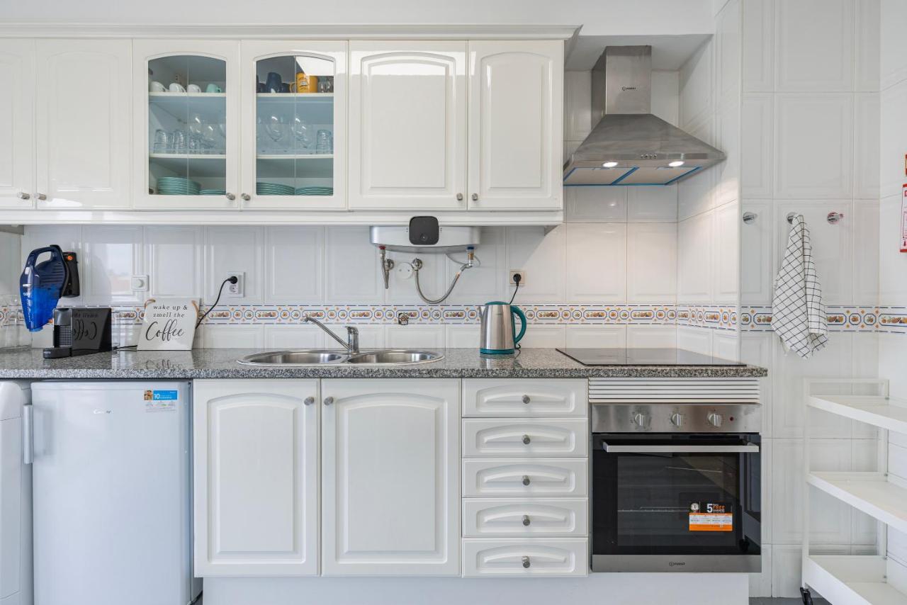Sunny 2 Bdr Apartment By Lovelystay Charneca  Extérieur photo